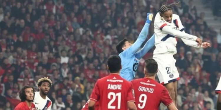 Avrupa’da Berke Özer fırtınası! Roma’dan sonra PSG’ye de saç baş yoldurdu