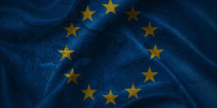 Avrupa’da hükümetler bir bir düşüyor! Bütçe krizi Macron’u koltuğunda edebilir