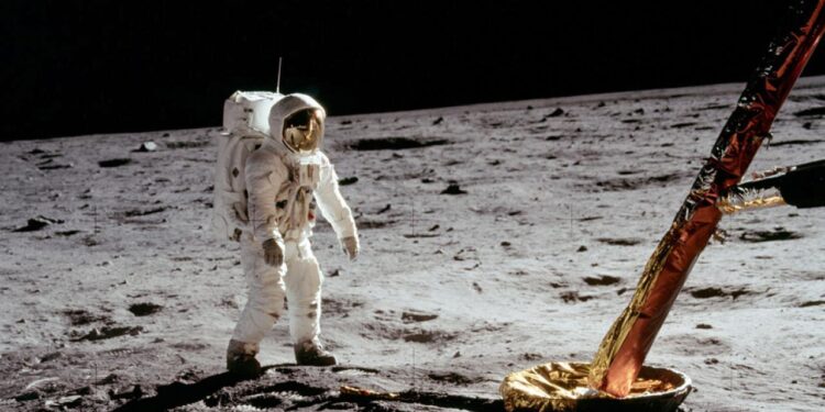 Ay’a insanlı görev için tarih belli oldu