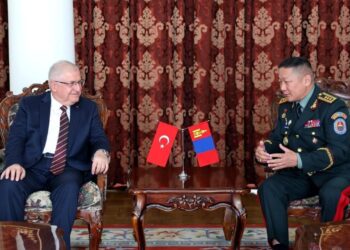 Bakan Güler, Damba Batlut ile görüştü