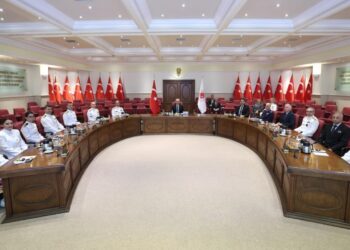 Bakan Güler, Deniz Kuvvetleri Komutanlığı personelini kabul etti