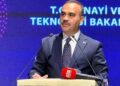 Bakan Kacır’dan şampiyon öğrencilere tebrik!