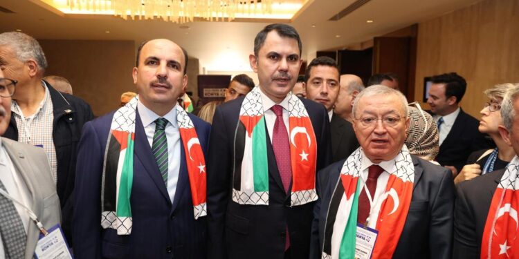 Bakan Kurum: İnsanlığın ortak vicdanına yapılan alçak saldırıyı lanetliyorum