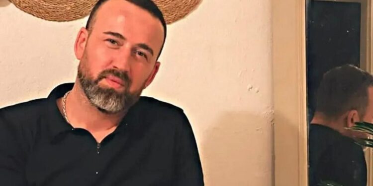 Başına dayadığı silahı boş zannetti! Eski başkan hayatını kaybetti