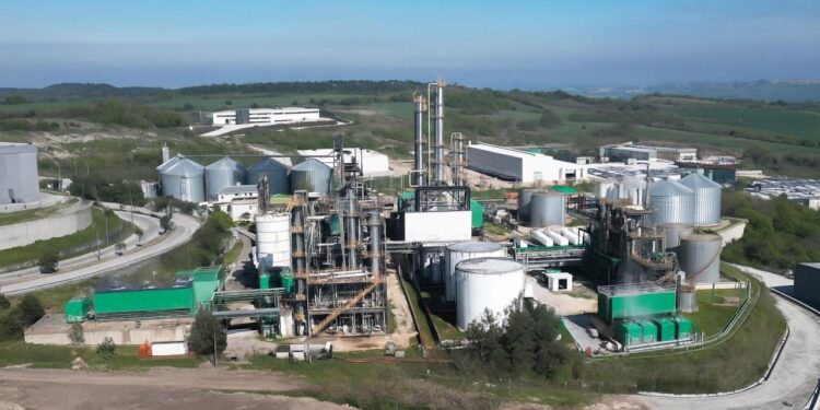 Benzine yerli katkı! Yüzde 5 biyoetanol önerisi