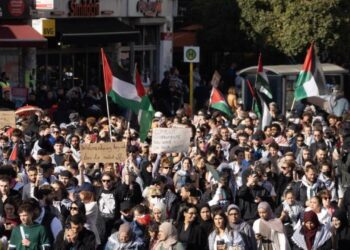 Berlin’de 100 binler Gazze dedi!