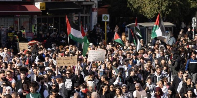 Berlin’de 100 binler Gazze dedi!