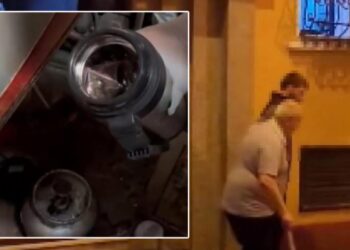 Beyoğlu’nda şaşırtan operasyon! Termosta uyuşturucu satan bastonlu dede yakalandı