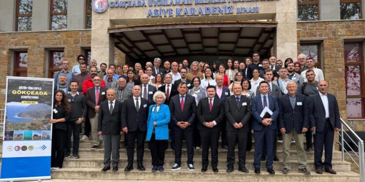 Bilim insanları Gökçeada’nın geleceği için bir arada