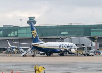 Biri pasaportunu yedi biri klozete atmaya çalıştı!