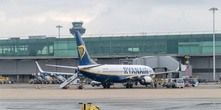 Biri pasaportunu yedi biri klozete atmaya çalıştı!