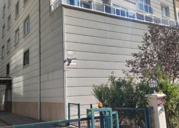 Boşanma aşamasındaki eşinin sevgilisini bıçakla öldürdü