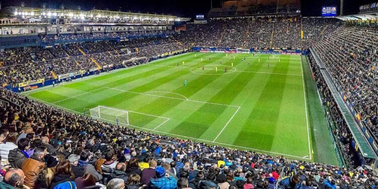 Böyle ilgi görülmedi! 23 bin kişilik stat doldu: 15 bin kişi dışarıda kaldı