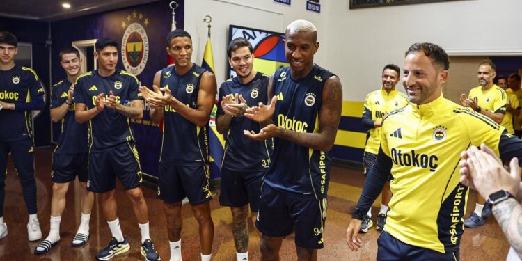 Brezilya Milli Takımı’ndan Fenerbahçeli yıldıza davet