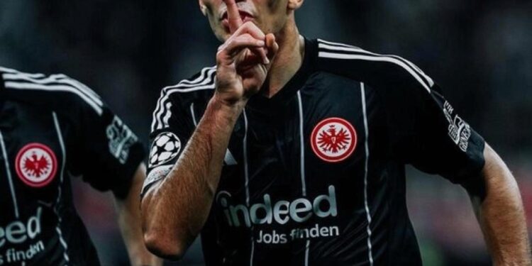 Bundesliga’da Can Uzun fırtınası! Gol krallığında tek rakibi Bayern Münihli yıldız