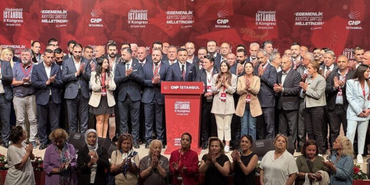 CHP’de kongre kaosu: Mahkeme durdurdu, YSK devam dedi! Şimdi ne olacak?