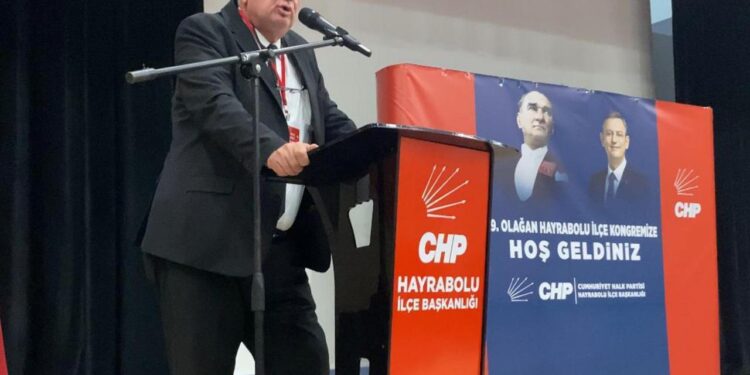 CHP’de sular durulmuyor: Bir istifa daha geldi