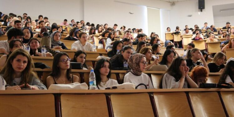 Cumhurbaşkanı duyurdu, kontenjan arttı: ‘Üniversitelilere hem iş hem gelir’