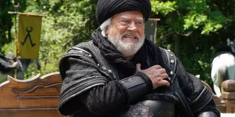 Cüneyt Arkın Anıldı: Torunu Zeynep Yürekleri Burktu