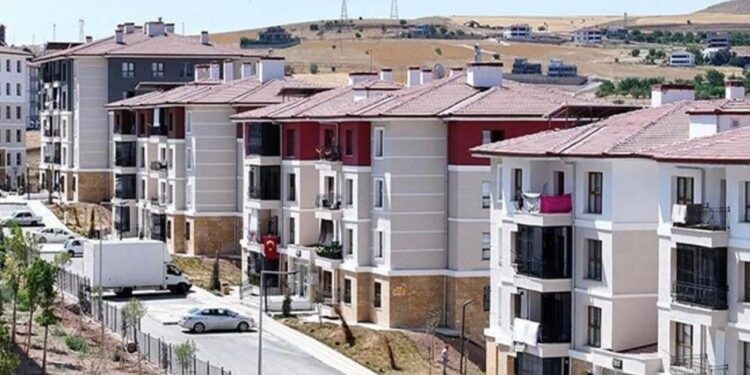 Dar gelirliler nefes alacak! Konutta yüzyılın hamlesi! 1,7 milyon aile ev sahibi oldu