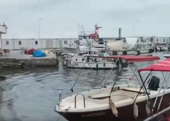 Denizi kirleten 2 belediyeye 4 milyon lira ceza