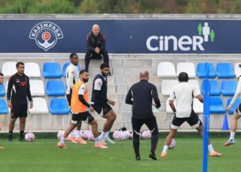 Dünya yıldızları Kasımpaşa’nın tesislerine geldi! Bu takımın değeri: 1,3 milyon Euro