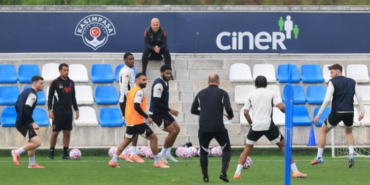 Dünya yıldızları Kasımpaşa’nın tesislerine geldi! Bu takımın değeri: 1,3 milyon Euro