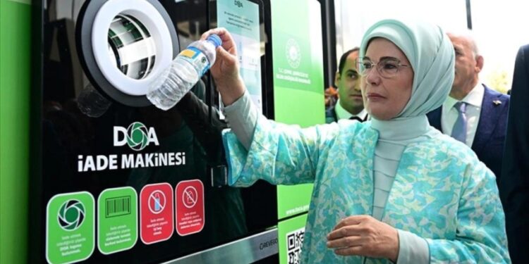 Emine Erdoğan’ın çalışmalarıyla küresel harekete dönüşen Sıfır Atık Hareketi 8 yaşında