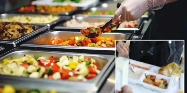 Endonezya’da toplu zehirlenme! 6 bin öğrenci hastanelik oldu!