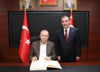 Erdoğan’dan Sultanbeyli Belediye Başkanı Tombaş’a ziyaret