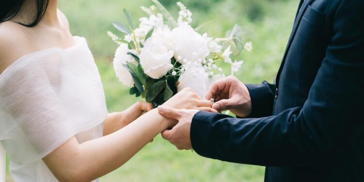 Evlilik kredilerinde yeni dönem! Kredi miktarı yükseltildi, başvurular başladı