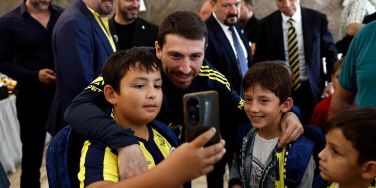 Fenerbahçe’den ‘Her Deplasmanda Bir Okul’ projesi: İlk durak Samsun