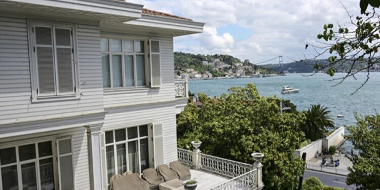 FETÖ firarisi Akın İpek’in Beyaz Köşkü satılmıştı! Yeni sahibi belli oldu