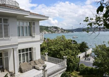 FETÖ firarisi Akın İpek’in yalısı ihale sonrası satıldı! Yeni sahibinin ismi açıklanmadı!