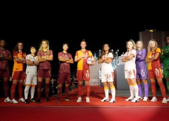 Galatasaray Adası’nda forma lansmanı gecesi