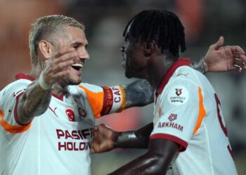 Galatasaray hem yenilgiyi hem beraberliği unuttu!
