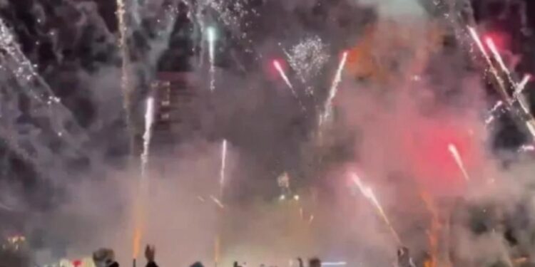 Galatasaray taraftarı boş durmadı! Liverpool’a İstanbul’da uyku yok