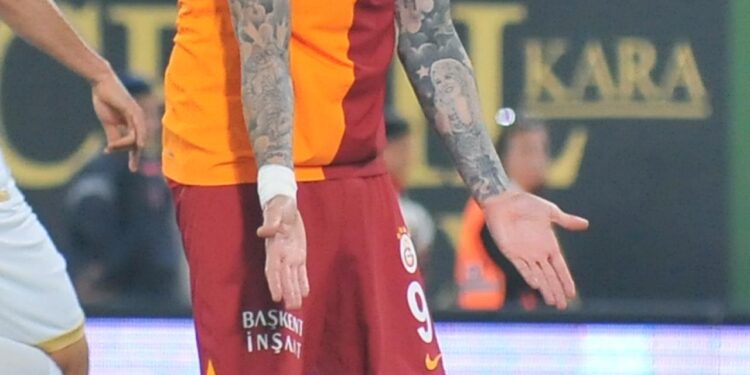 Galatasaray’da Icardi krizi! İlk 11’de başlamayınca takıma sırtını döndü