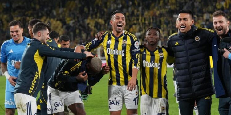 Galibiyetin ardından Fenerbahçe’nin yıldızdan Galatasaray’a gönderme!