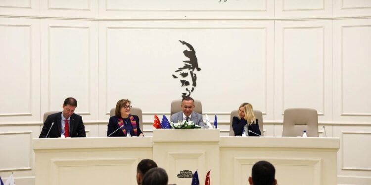 Gaziantep’te deprem gerçeği ve afet yötimi teknik toplantısı