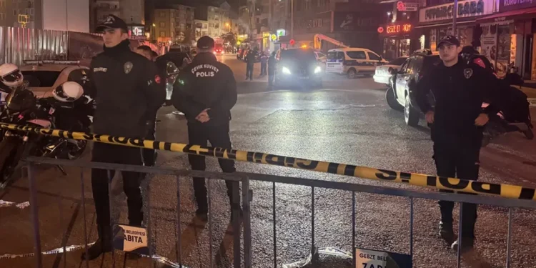 Gebze’de Çöken Binanın Etrafındaki 16 Bina Boşaltıldı