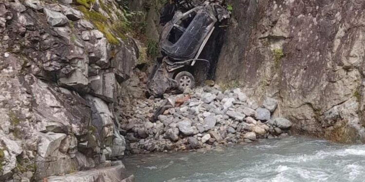 Giresun’da korkunç kaza: Uçurumdan yuvarlandı! Ölü ve yaralı var