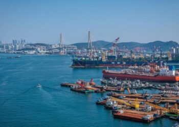 Güney Kore, Kuzey Kore gemisine ateş açtı