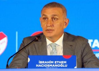 Hacıosmanoğlu’ndan olay iddia: ‘Birileri hakemleri kolundan tutmuş götürmüş’