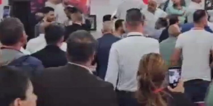 Hatay’da CHP ilçe kongresinde partililer kavga etti