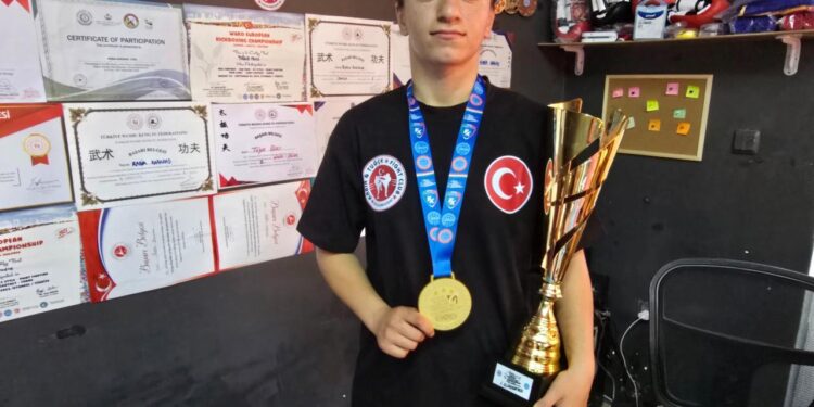 Her gün 5 kilometre yol yürüyen Yozgatlı sporcu Avrupa şampiyonu oldu