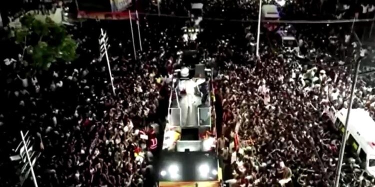 Hindistan’da parti mitinginde izdiham: Çok sayıda ölü var!