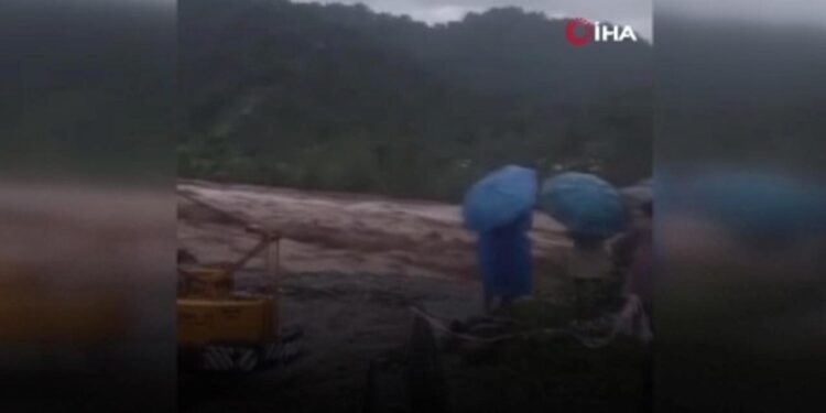 Hindistan’da sel 18 can aldı! Çok sayıda kişi kayıp