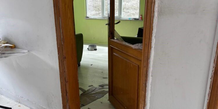 Hırsız nöbetinde film gibi olay! Suçsuz 6 kişiyi dövdüler, haneye tecavüz ettiler