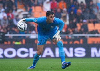 Hocası milli kaleci için kötü haberi duyurdu!